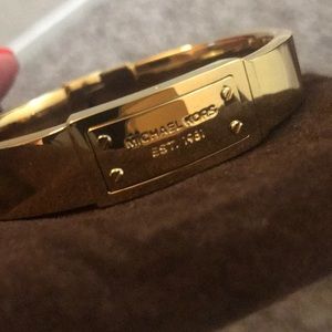 Authentic Michael Kors bangle bracelet nwot